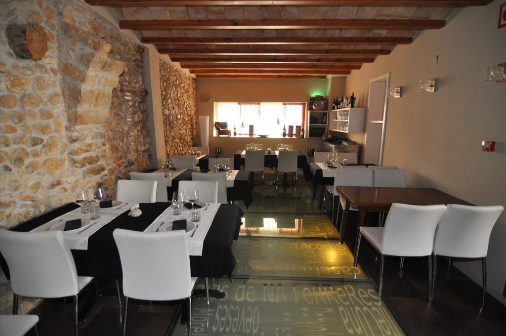 Restaurant & Rooms Cabrit Sant Mateu Ngoại thất bức ảnh