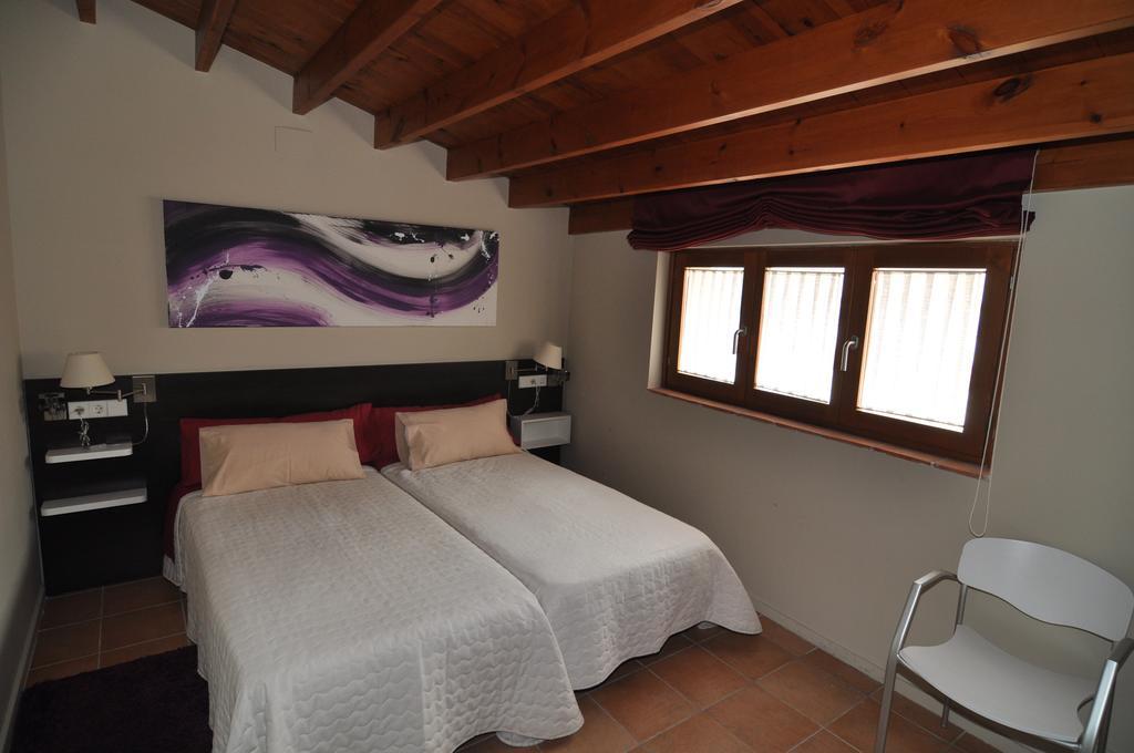 Restaurant & Rooms Cabrit Sant Mateu Phòng bức ảnh